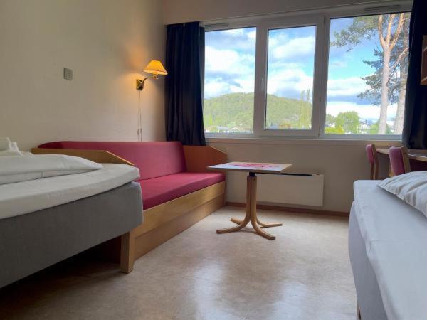 Borg Sommerhotell Alesund Bagian luar foto